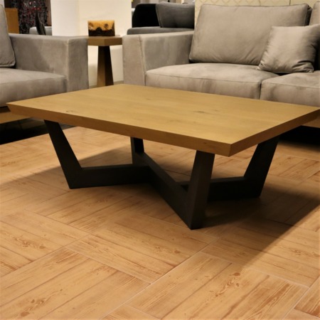 Τραπέζι σαλονιού σε ξύλο δρυς και λάκα με δυνατότητα επιλογής χρώματος και διάστασης
