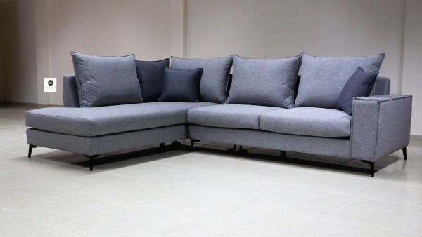 Ο γωνιακός καναπές LIFE διακρίνεται για το μοντέρνο σχεδιασμό του, που αναδεικνύει την κομψότητα του χώρου σας